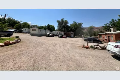 221 E 200 N, Moab, UT 84532 - Photo 10