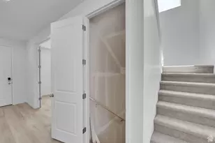 8635 N Halloran Ct, Lake Point, UT 84074 - Photo 28