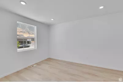 8635 N Halloran Ct #1322, Lake Point, UT 84074 - Photo 12