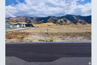 1012 E Center St #101, Hyde Park, UT 84318 - Photo 2