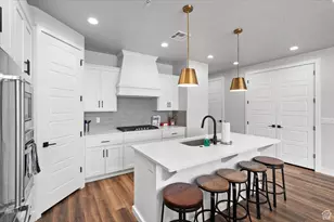 2279 N Park Dr, Washington, UT 84780 - Photo 2