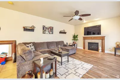 483 W 3500 N, Pleasant View, UT 84414 - Photo 12