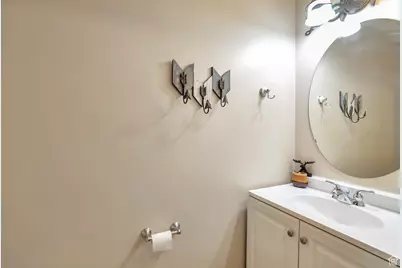 483 W 3500 N, Pleasant View, UT 84414 - Photo 14