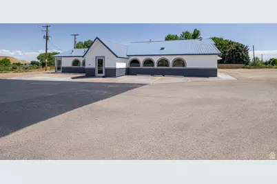 3340 N Vernal Ave, Vernal, UT 84078 - Photo 8