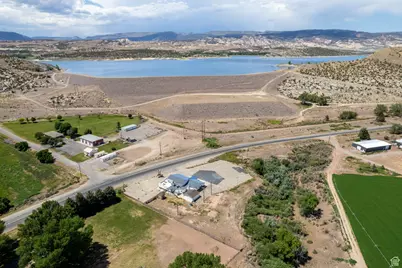 3340 N Vernal Ave, Vernal, UT 84078 - Photo 1