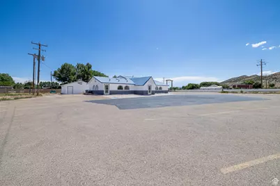 3340 N Vernal Ave, Vernal, UT 84078 - Photo 6