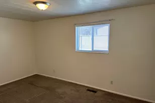 266 E Center St, Centerville, UT 84014 - Photo 32