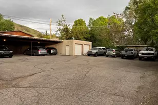 266 E Center St, Centerville, UT 84014 - Photo 4