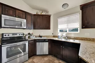 8264 S Resaca Dr, Sandy, UT 84070 - Photo 2