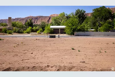656 W 400 N, Moab, UT 84532 - Photo 12