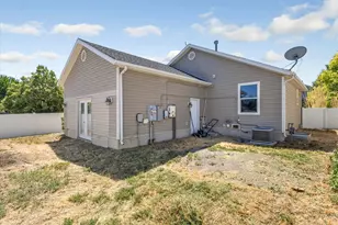 4049 E Dillons Dr N, Eagle Mountain, UT 84005 - Photo 24