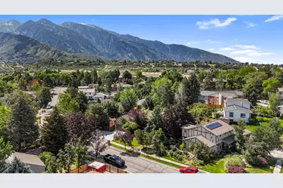 8916 S Cobble Crest Ln E, Sandy, UT 84093 - Photo 34