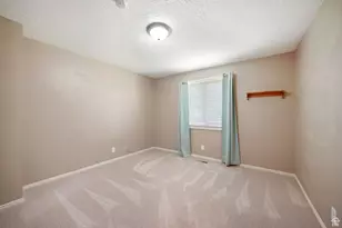 8916 S Cobble Crest Ln E, Sandy, UT 84093 - Photo 18