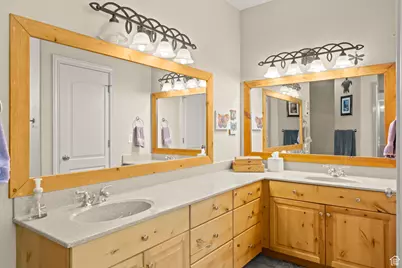 135 W Cove Dr, Elk Ridge, UT 84651 - Photo 22