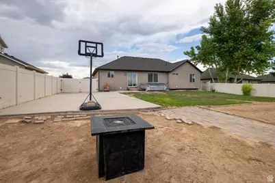 392 E 2900 S, Vernal, UT 84078 - Photo 32