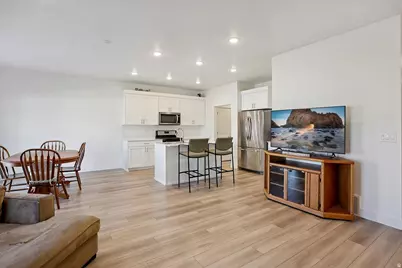 3270 N 3325 W #386B, Plain City, UT 84404 - Photo 6