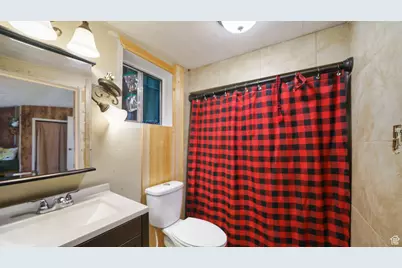 180 N State St, Sigurd, UT 84657 - Photo 32