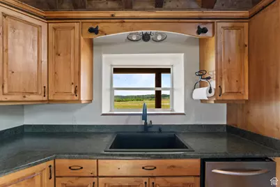 16 N Porcupine Ln, La Sal, UT 84530 - Photo 10