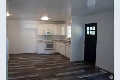 41 W 770 N, Santaquin, UT 84655 - Photo 2