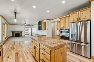 2935 E Denmark Dr, Cottonwood Heights, UT 84121 - Photo 18