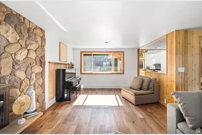 4855 S Bron Breck St, Holladay, UT 84117 - Photo 12