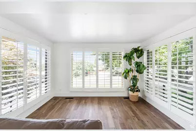 4855 S Bron Breck St, Holladay, UT 84117 - Photo 10