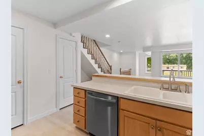 4072 S 300 E #APT 4, Millcreek, UT 84107 - Photo 6