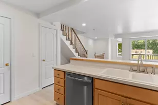 4072 S 300 E, Millcreek, UT 84107 - Photo 6