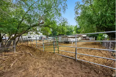 8383 S 2200 W, West Jordan, UT 84088 - Photo 14