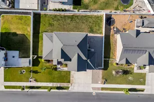 395 E Mt Ellen St, Eagle Mountain, UT 84005 - Photo 40