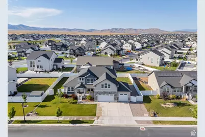 395 E Mt Ellen St, Eagle Mountain, UT 84005 - Photo 2