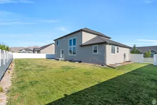 395 E Mt Ellen St, Eagle Mountain, UT 84005 - Photo 36