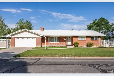 3982 S Saturn Dr E, Holladay, UT 84124 - Photo 1
