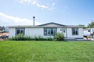 346 E 400 N, Spring City, UT 84662 - Photo 2