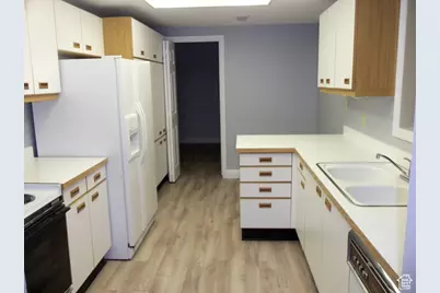 300 S 44 W #1103, Salt Lake City, UT 84101 - Photo 6