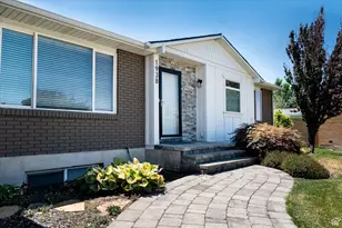 1938 E 7130 S, Cottonwood Heights, UT 84121 - Photo 4