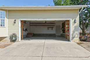 300 E Magellan Ln, Elk Ridge, UT 84651 - Photo 16