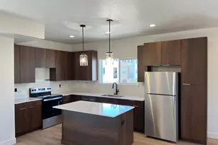 2 Grayson Way N, Farmington, UT 84025 - Photo 2