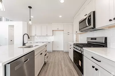 949 N Banner Dr #605, Saratoga Springs, UT 84045 - Photo 6