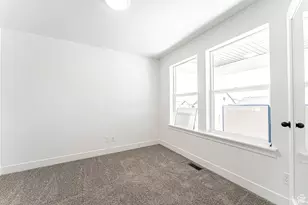 913 N Banner Dr, Saratoga Springs, UT 84045 - Photo 2