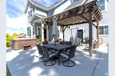 520 E 100 S, Hyde Park, UT 84318 - Photo 8