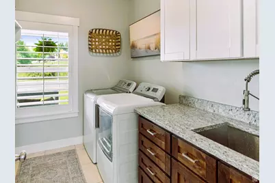 520 E 100 S, Hyde Park, UT 84318 - Photo 20