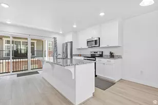 12988 S Cohab Canyon Ct, Riverton, UT 84096 - Photo 4