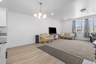 12988 S Cohab Canyon Ct, Riverton, UT 84096 - Photo 6