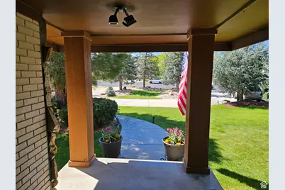 2079 E Creek Rd S, Cottonwood Heights, UT 84093 - Photo 4