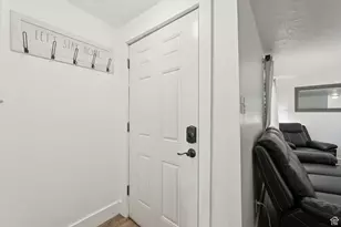 2553 E 6550 S, Uintah, UT 84405 - Photo 14