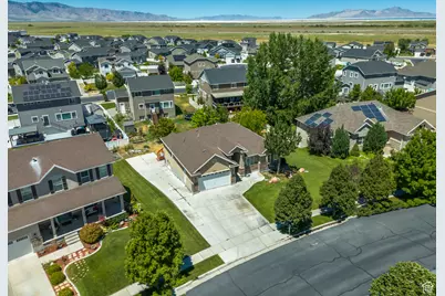 6059 Bayshore Dr, Stansbury Park, UT 84074 - Photo 38