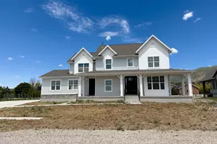554 W Cottle Ln, Farmington, UT 84025 - Photo 2