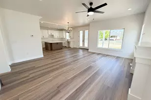 554 W Cottle Ln, Farmington, UT 84025 - Photo 10
