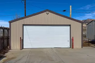 607 E Geneva, East Carbon, UT 84520 - Photo 2